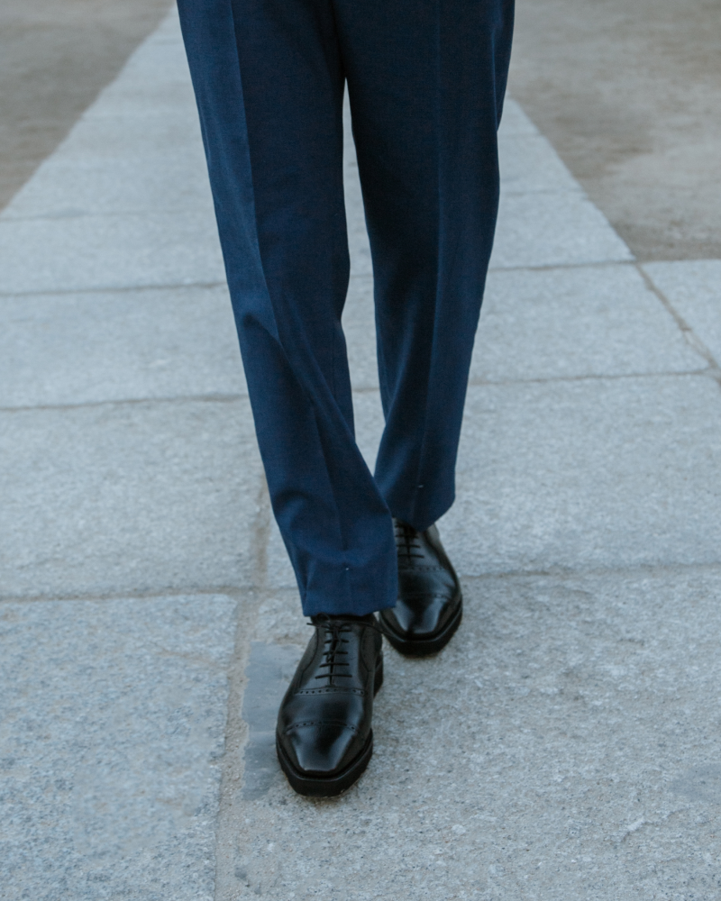 A closer look at Luxury Leather Breathable Black Tie Dress Shoes