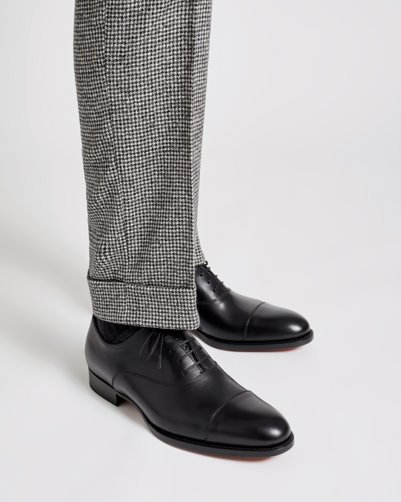 https://www.cobbler-union.com/cdn/shop/files/Black-Captoe-Oxford-with-Half-Rubber-Sole-2_1200x.png?v=1690879565