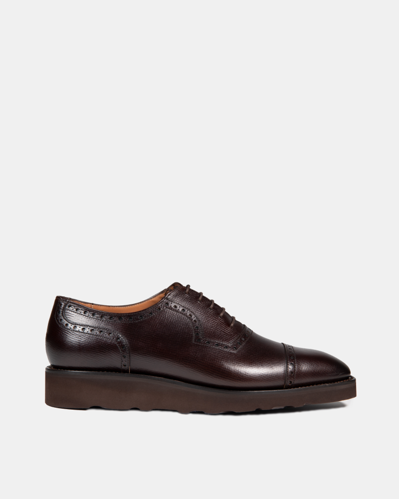 Brown Brogue Lightweight Dress Shoe 10 UK / 11 US Brown Brogue Lightweight Dress Shoe 10 UK / 11 US