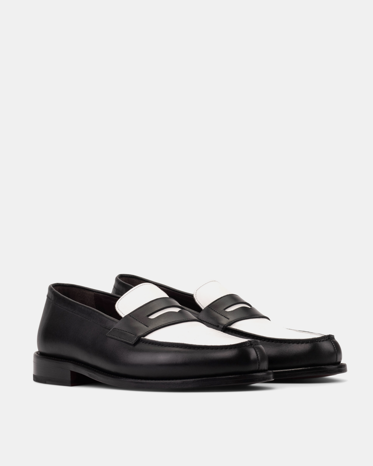 Henry Black &amp; White Penny Loafer - 144