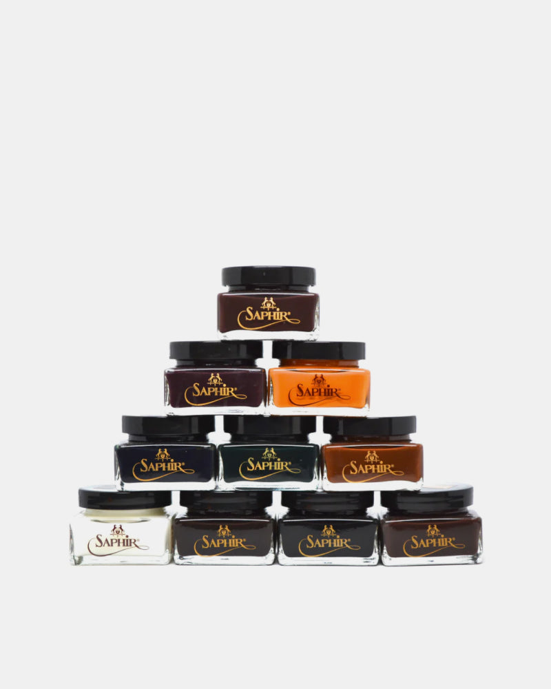tobacco shoe polish SAPHIR MEDAILLE D'OR PATE DE LUXE WAX Your leather shoes should always be dusted and cleaned before applying the Saphir Medaille dOr luxury shoe polish to ensure that all dirt and stains are eliminated SAPHIR MEDAILLE D'OR CREME 1925